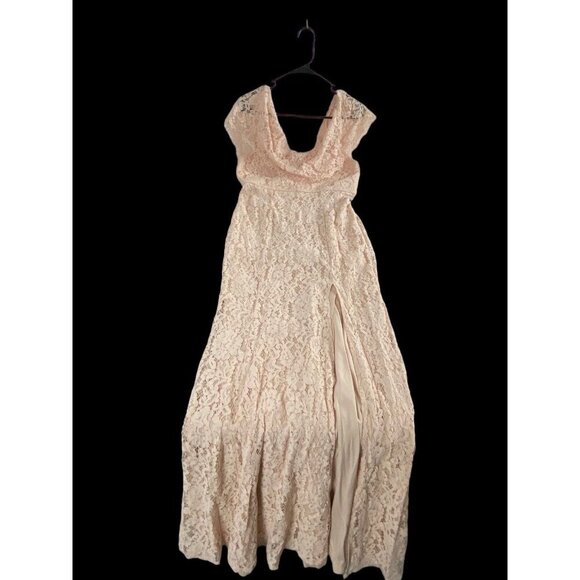 LULUS Women Caterina Maxi Dress Sz M Light Pink Eyelet Elegant Event Party 7-3 - Picture 7 of 16